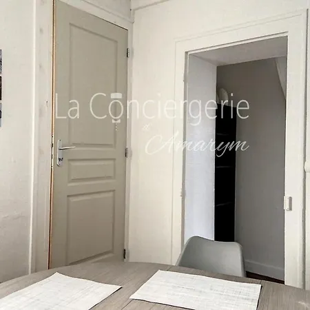 Deux Chambres Place Du Moulin A Vent